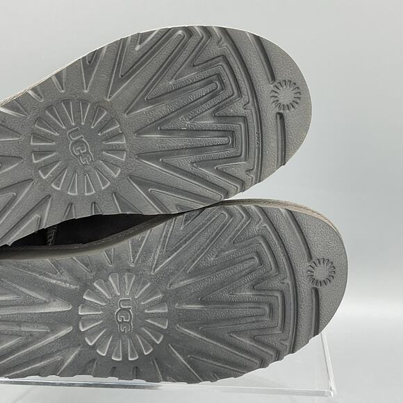 NEW UGG Women’s Classic II Short Boots Grey Size 5 - Picture 10 of 10